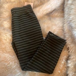 NWT Beyond yoga Green stripped sweatpant